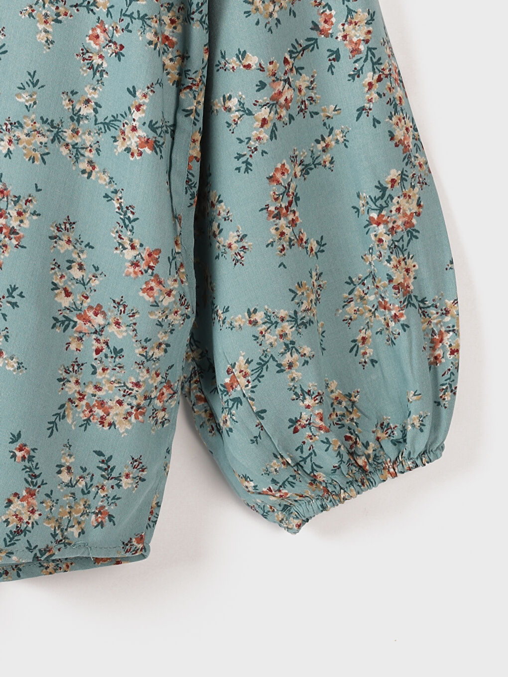 Yeşil Bağlamalı Yaka Çiçekli Uzun Kollu Kadın Bluz-1