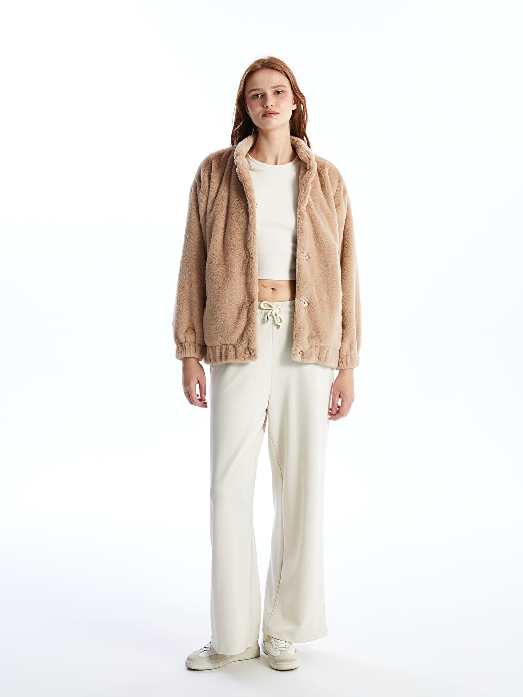 Bej Dik Yaka Düz Oversize Kadın Pelüş Mont-1