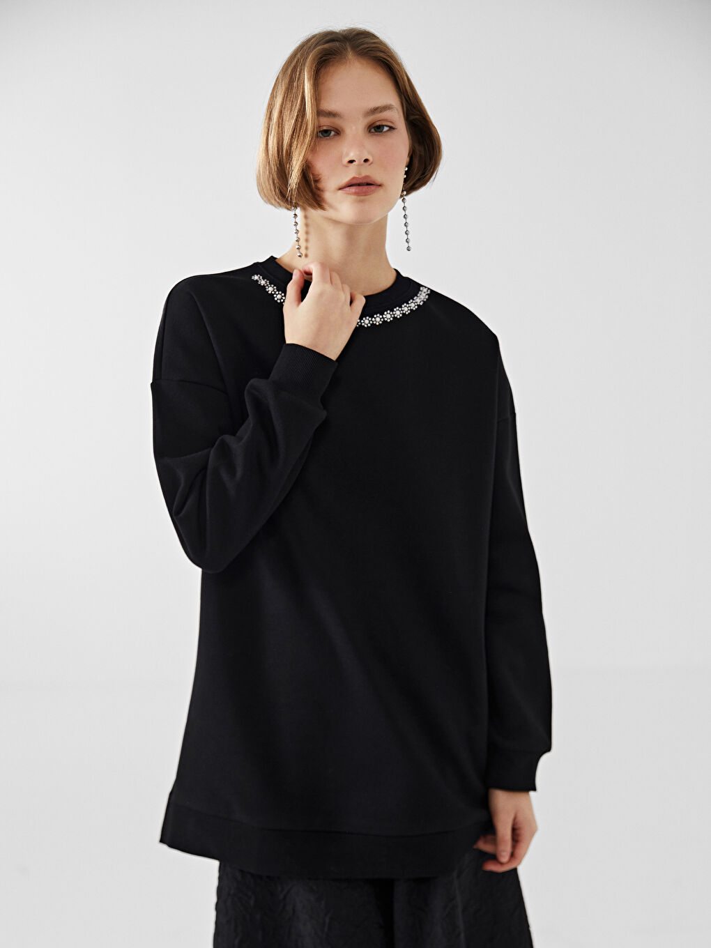 LCW Modest Crew Neck Rhinestone Embellished Women's Thick Sweatshirt Tunic -W4HH05Z8-CVL