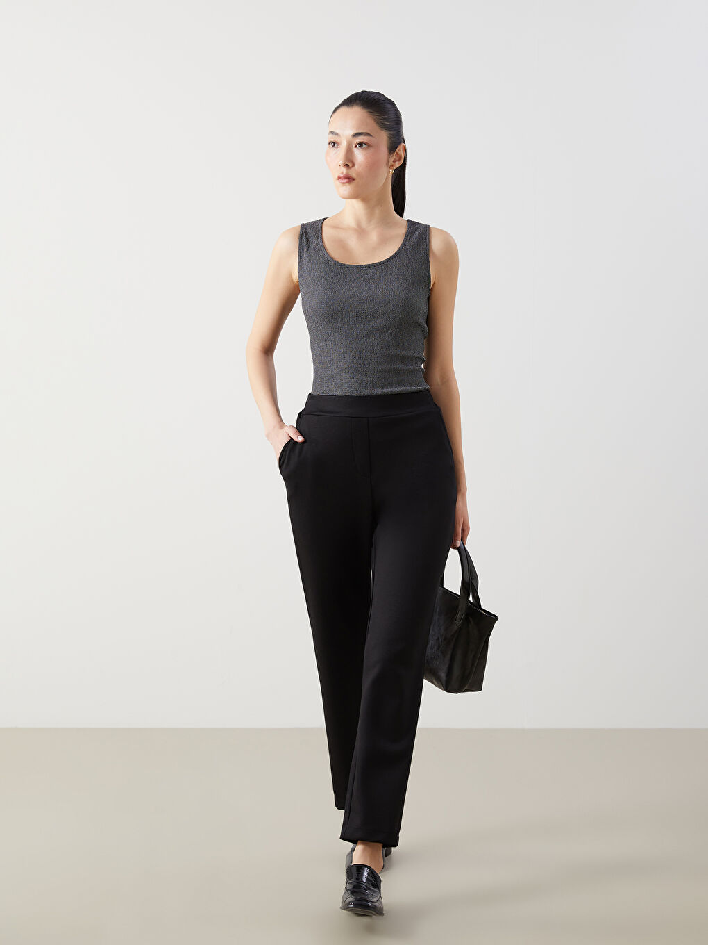 بنطلون رياضي للسيدات بخصر مرن