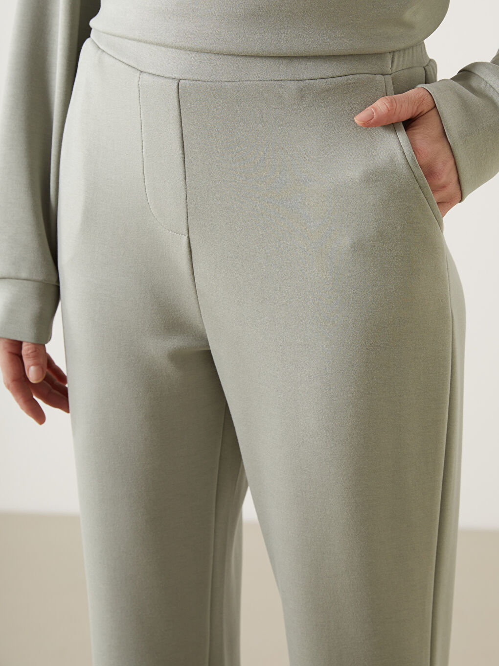 بنطلون رياضي للسيدات بخصر مرن-2