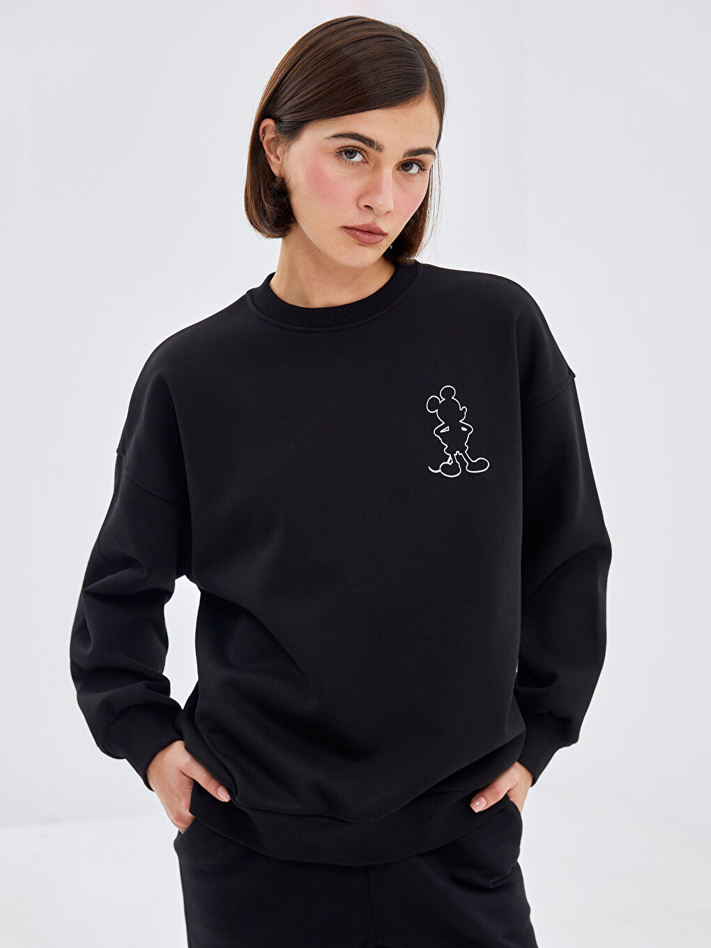 LCW Vision Yeni Siyah Bisiklet Yaka Mickey Mouse Baskılı Oversize Kadın Kalın Sweatshirt