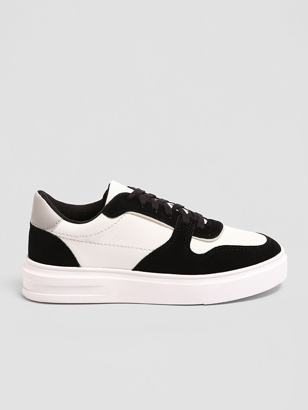 muške patike na pertlanje-1