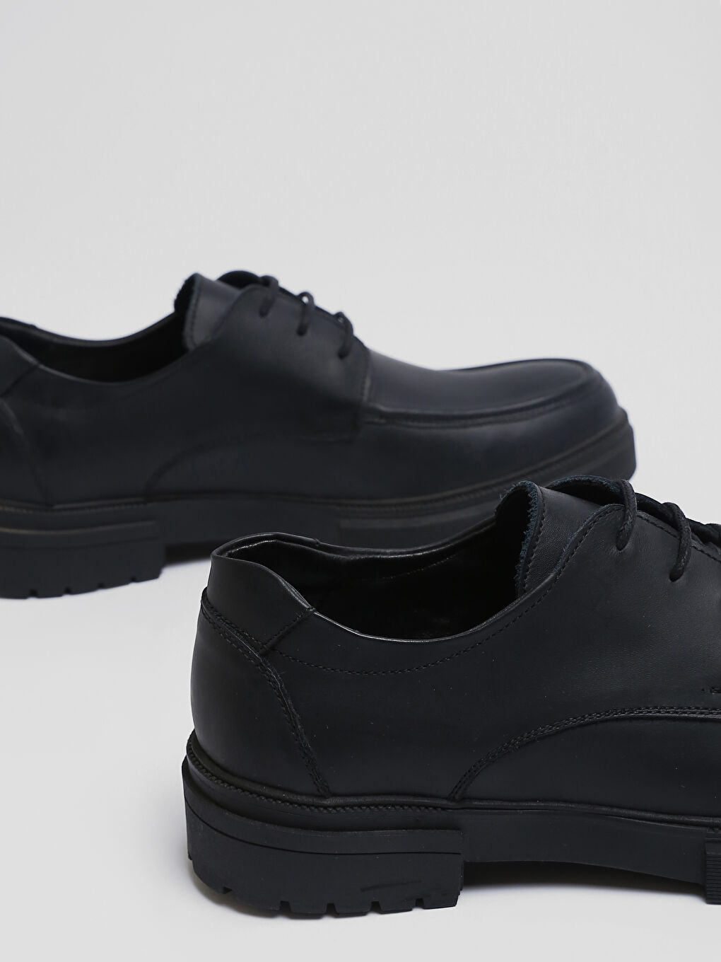 Siyah Bağcıklı Deri Görünümlü Erkek Klasik Ayakkabı-3