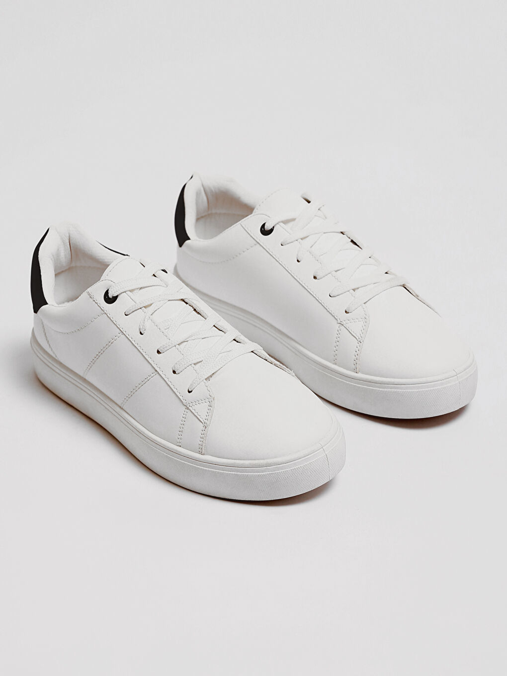 أحذية رياضية رجالي برباط