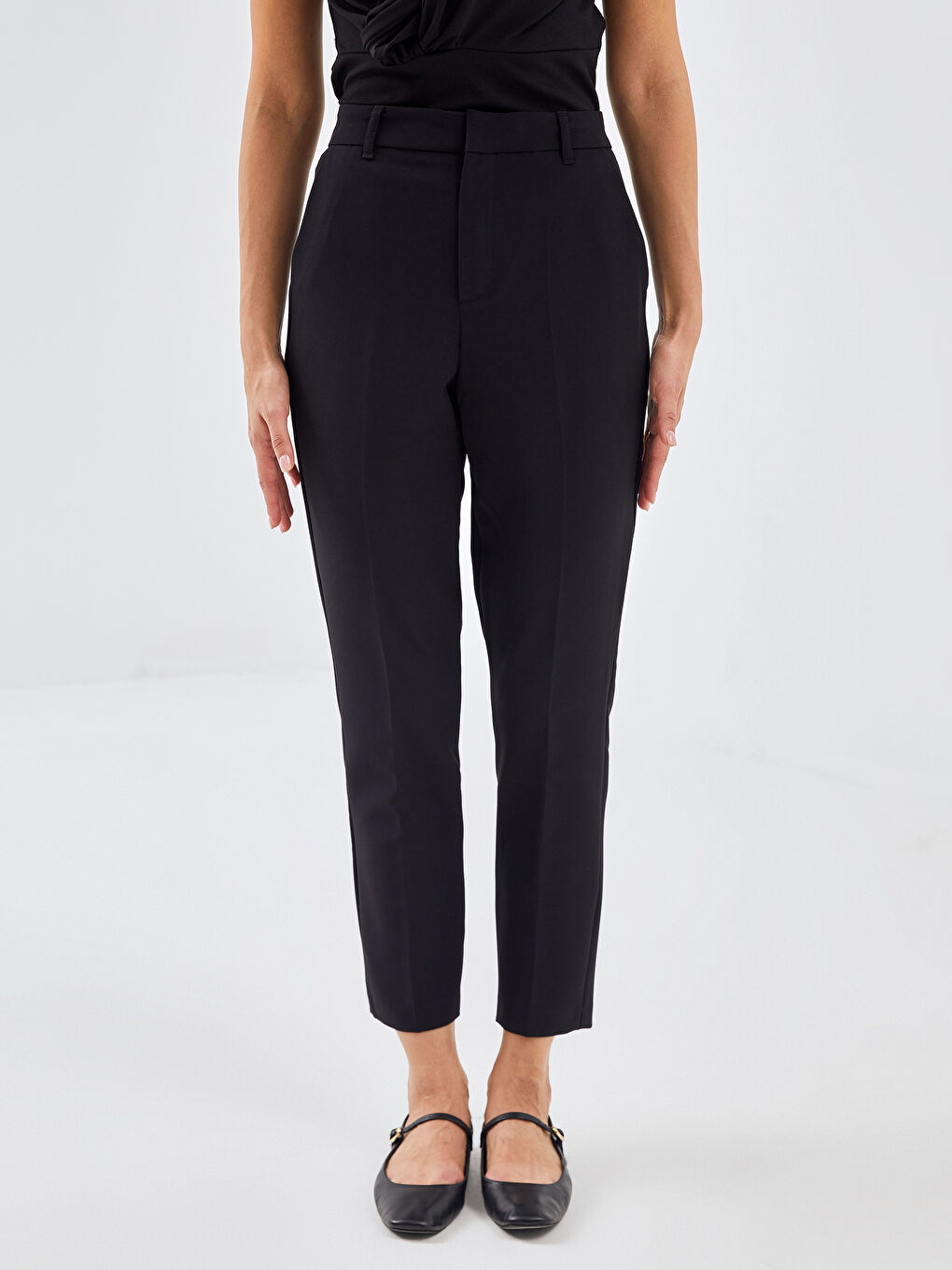 Siyah Havuç Kesim Kadın Pantolon-1