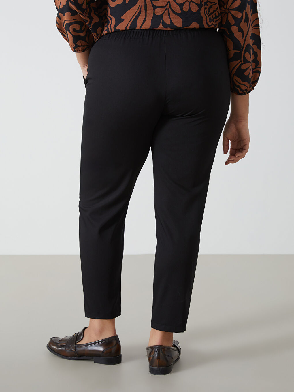 ქალებისთვის ელასტიური წელის უბრალო შარვალი-6