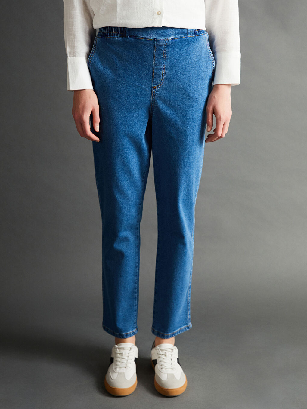 Elasticated Waist Straight Fit Women's Jeans -W4HQ43Z8-315