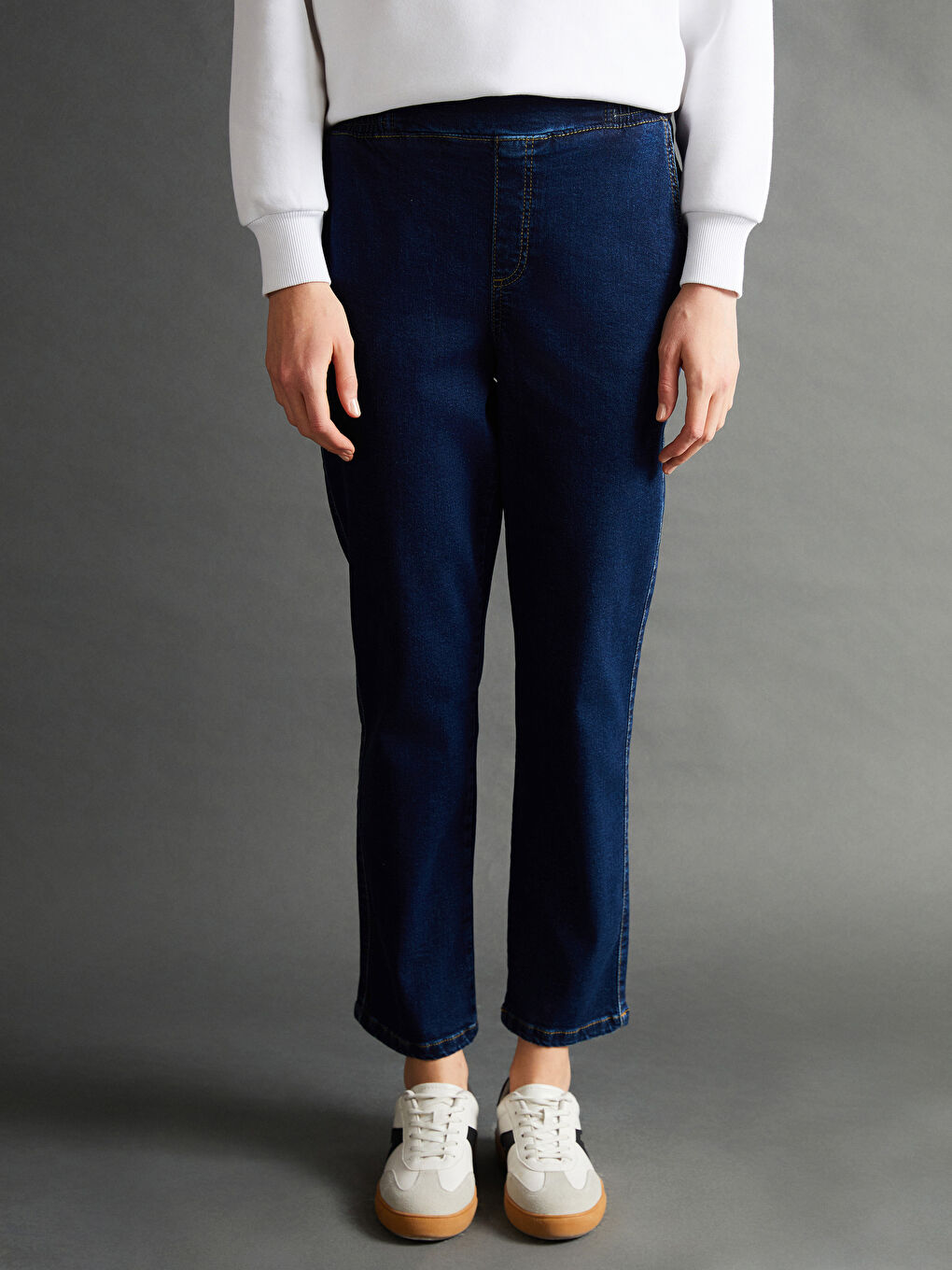 Ankle Length Straight Fit Women's Jeans -W4HQ44Z8-309