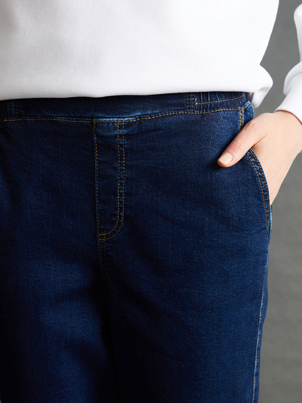 Ankle Length Straight Fit Women's Jeans -W4HQ44Z8-309