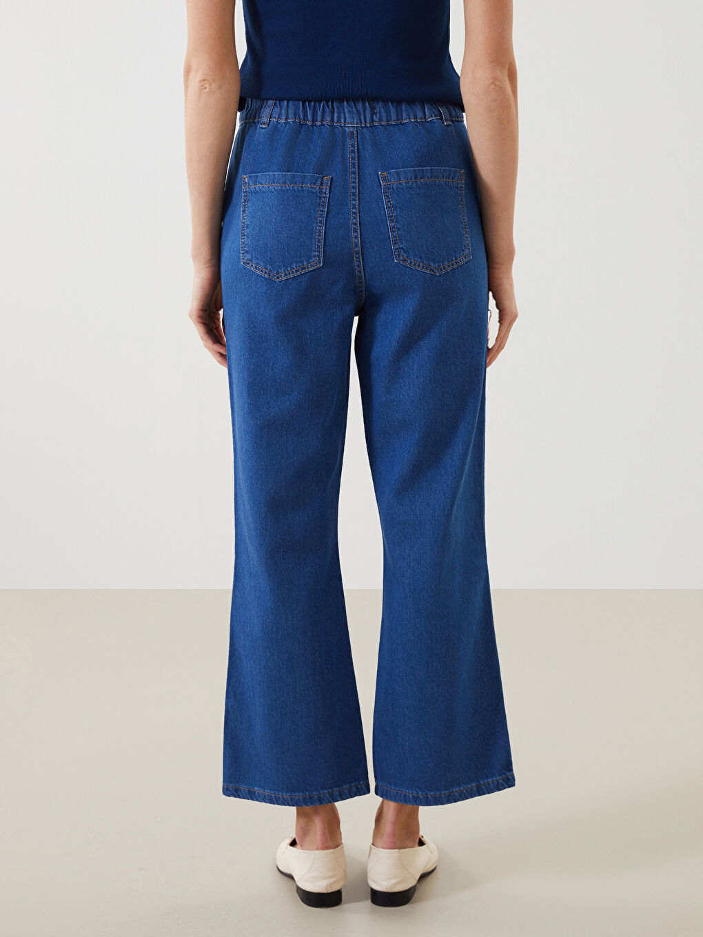 Elasticated Waist Straight Fit Women's Jeans -W4HQ47Z8-H45