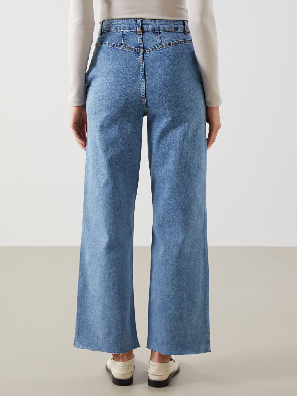 Straight Fit Women's Jeans-3