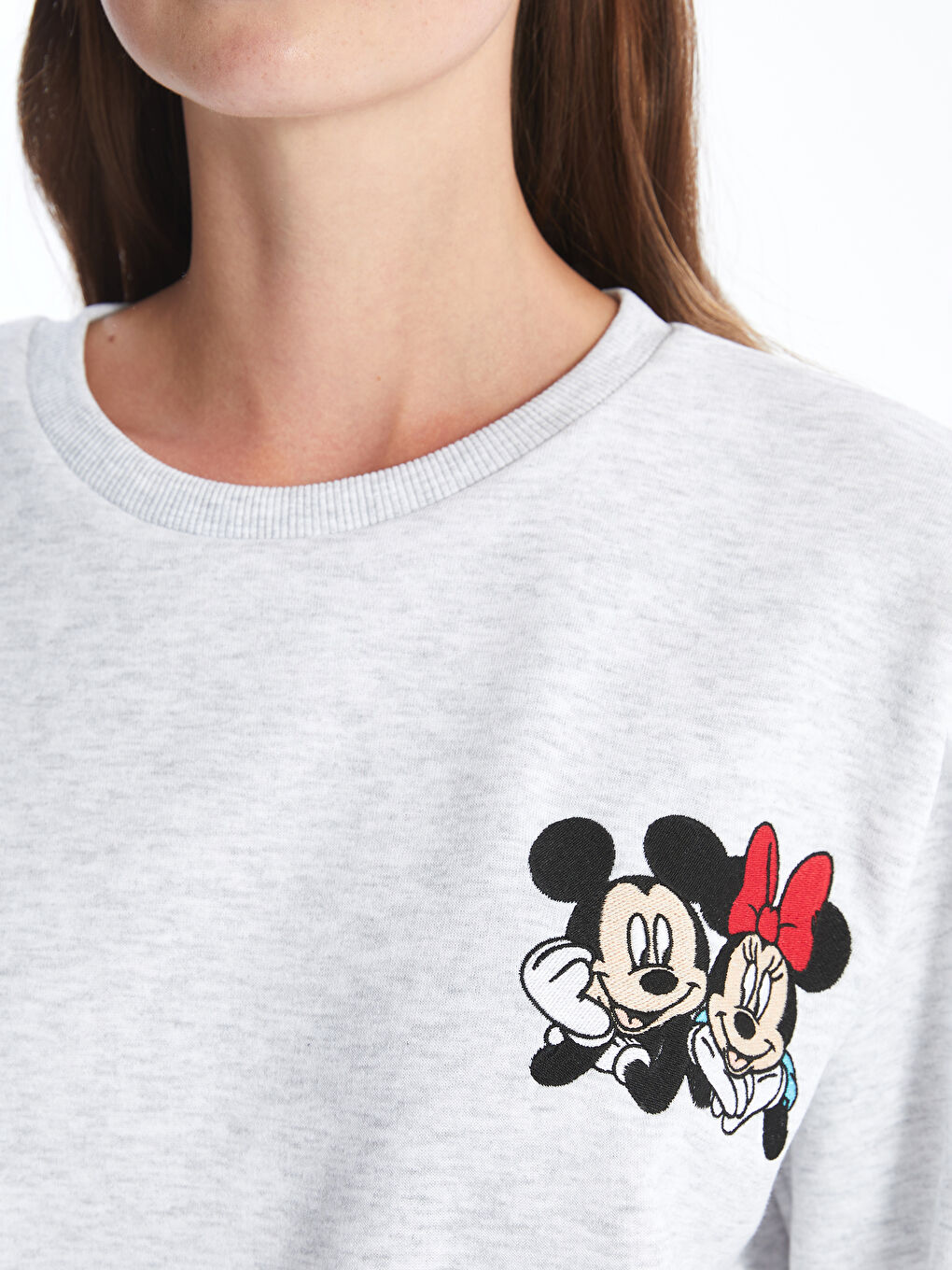 XSIDE Gri Melanj Bisiklet Yaka Mickey ve Minnie Mouse Baskılı Oversize Kadın Sweatshirt - 2