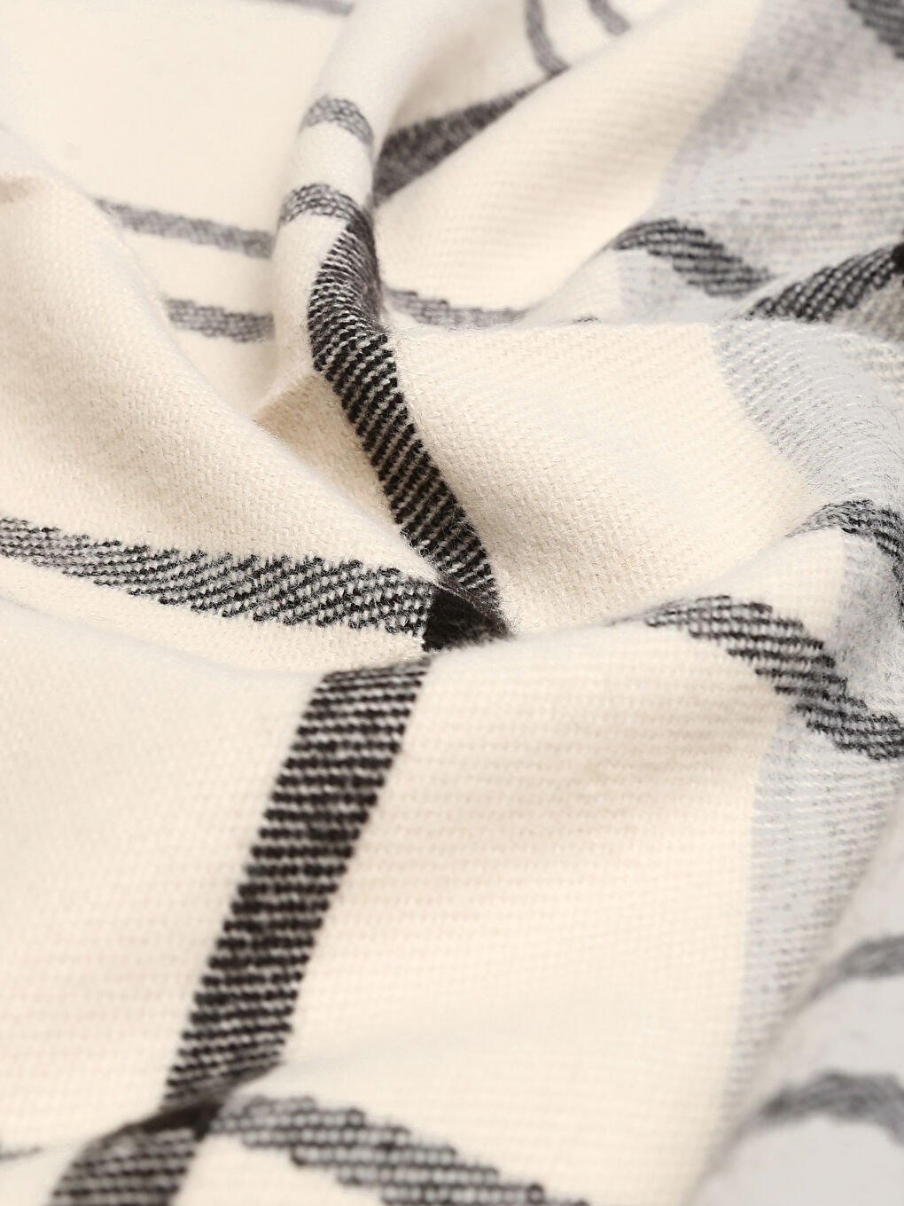 سكارف كاروهات للسيدات بشرابات-2