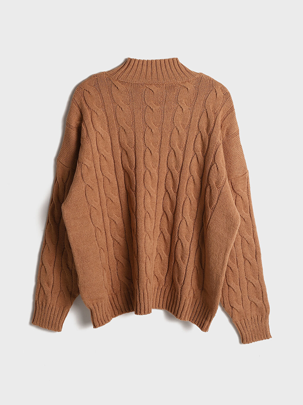 Half Turtleneck Sweater-1