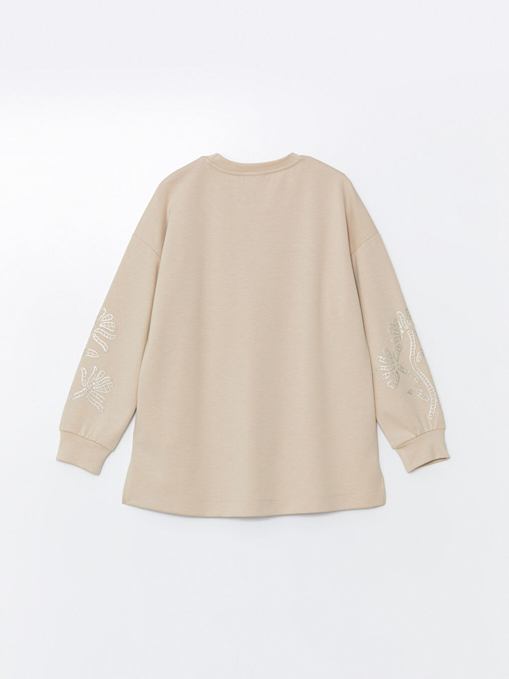 LCWAIKIKI Basic Bej Bisiklet Yaka Nakışlı Oversize Kadın Sweatshirt - 5