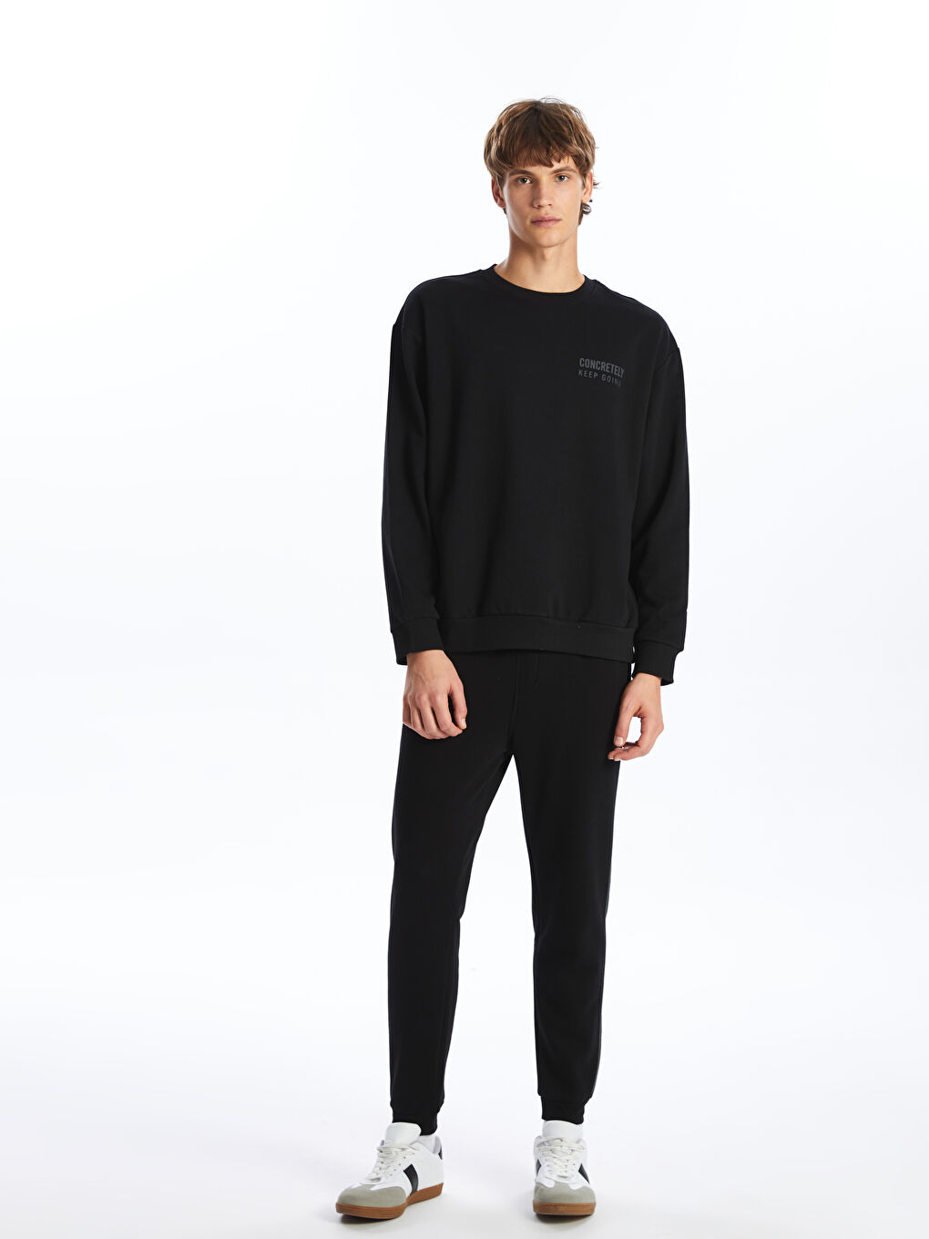 سويت شيرت تخين مطبوع بياقة دائرية للرجال-1