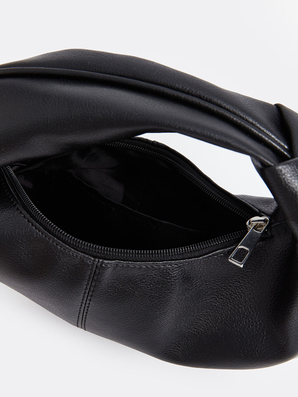 Siyah Deri Görünümlü Kadın El Çantası-4