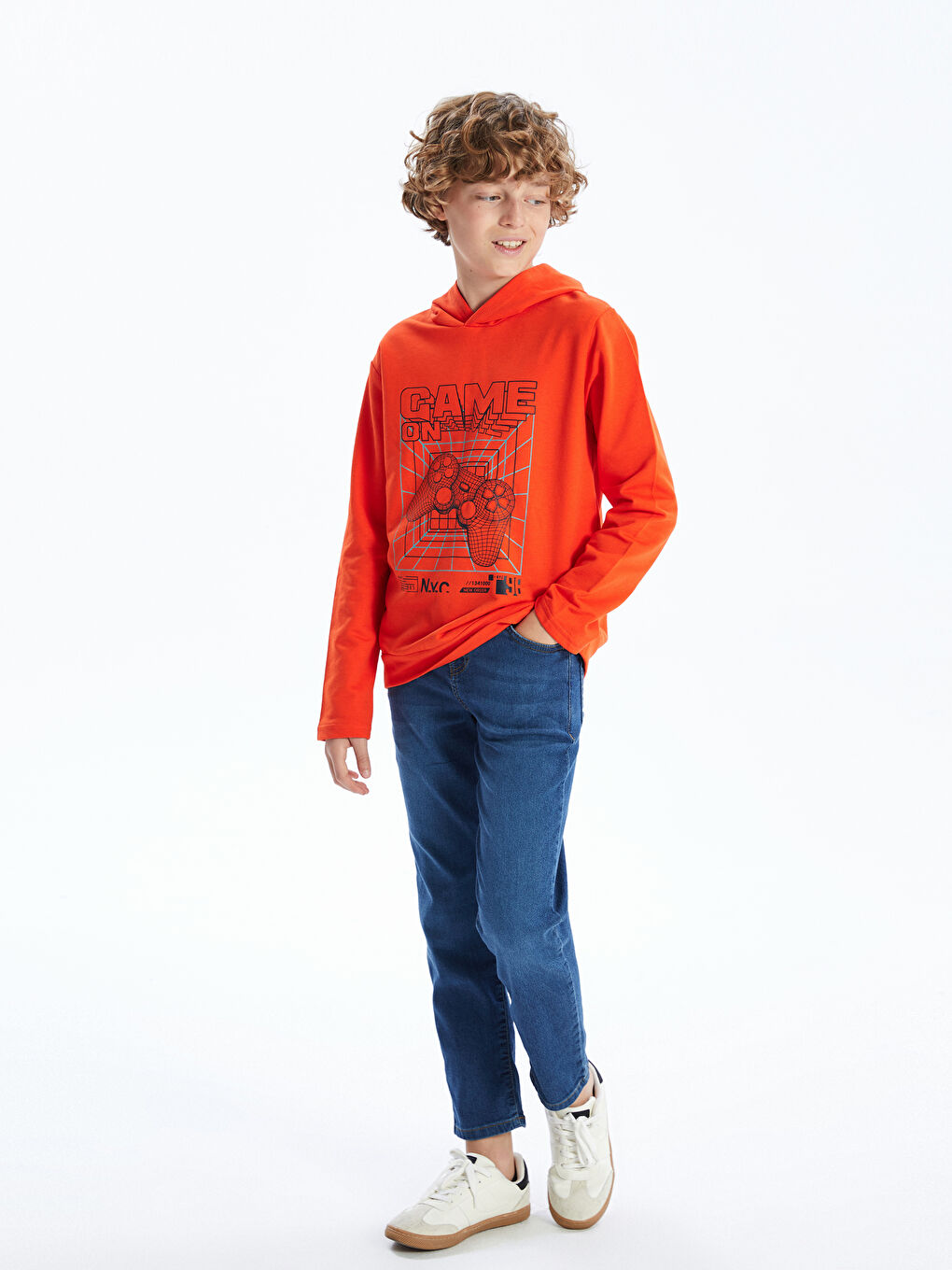 LCW Kids Turuncu Kapüşonlu Baskılı Uzun Kollu Erkek Çocuk Sweatshirt - 1