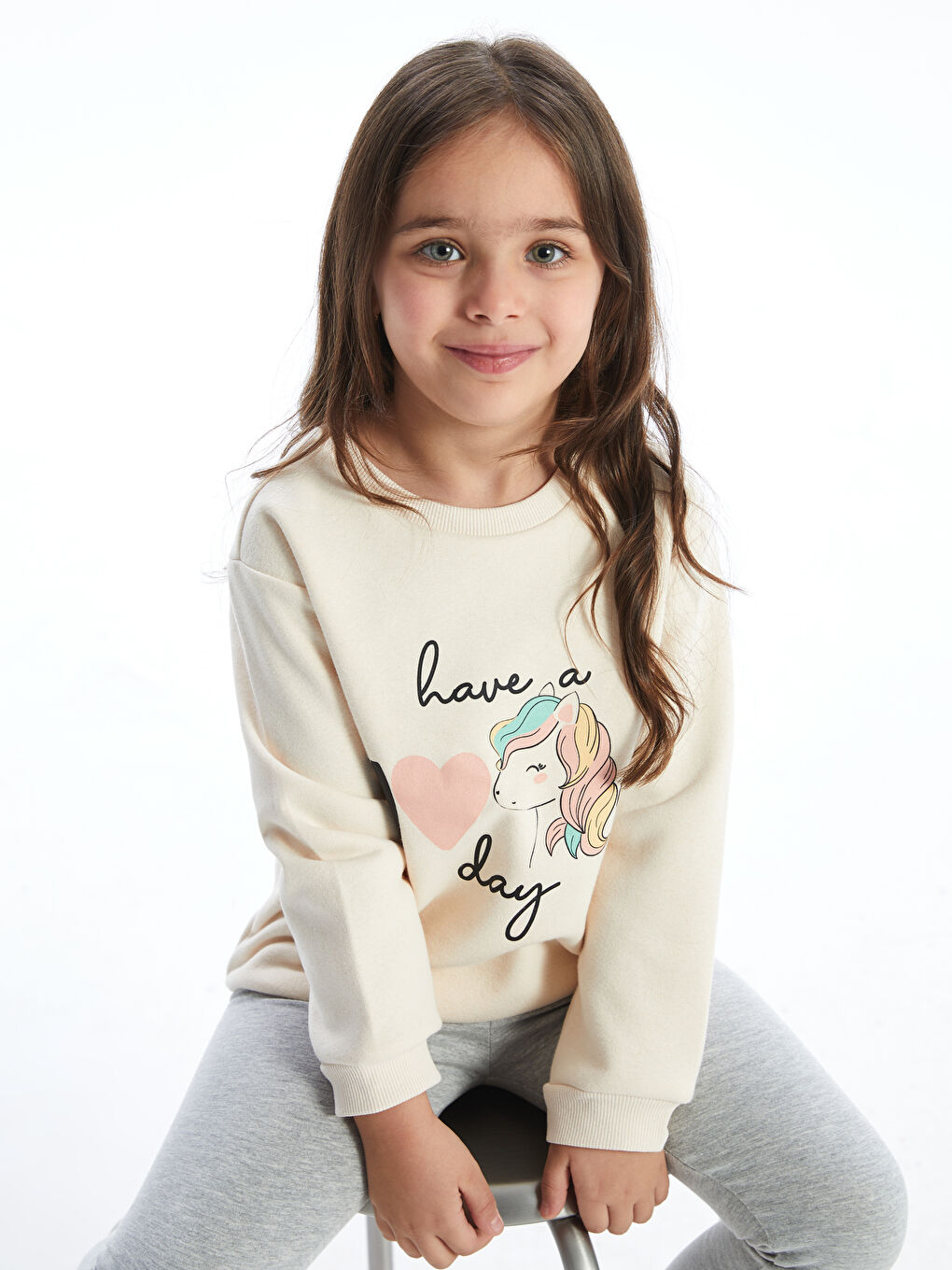 LCW Kids Ekru Bisiklet Yaka Baskılı Kalın Kız Çocuk Sweatshirt