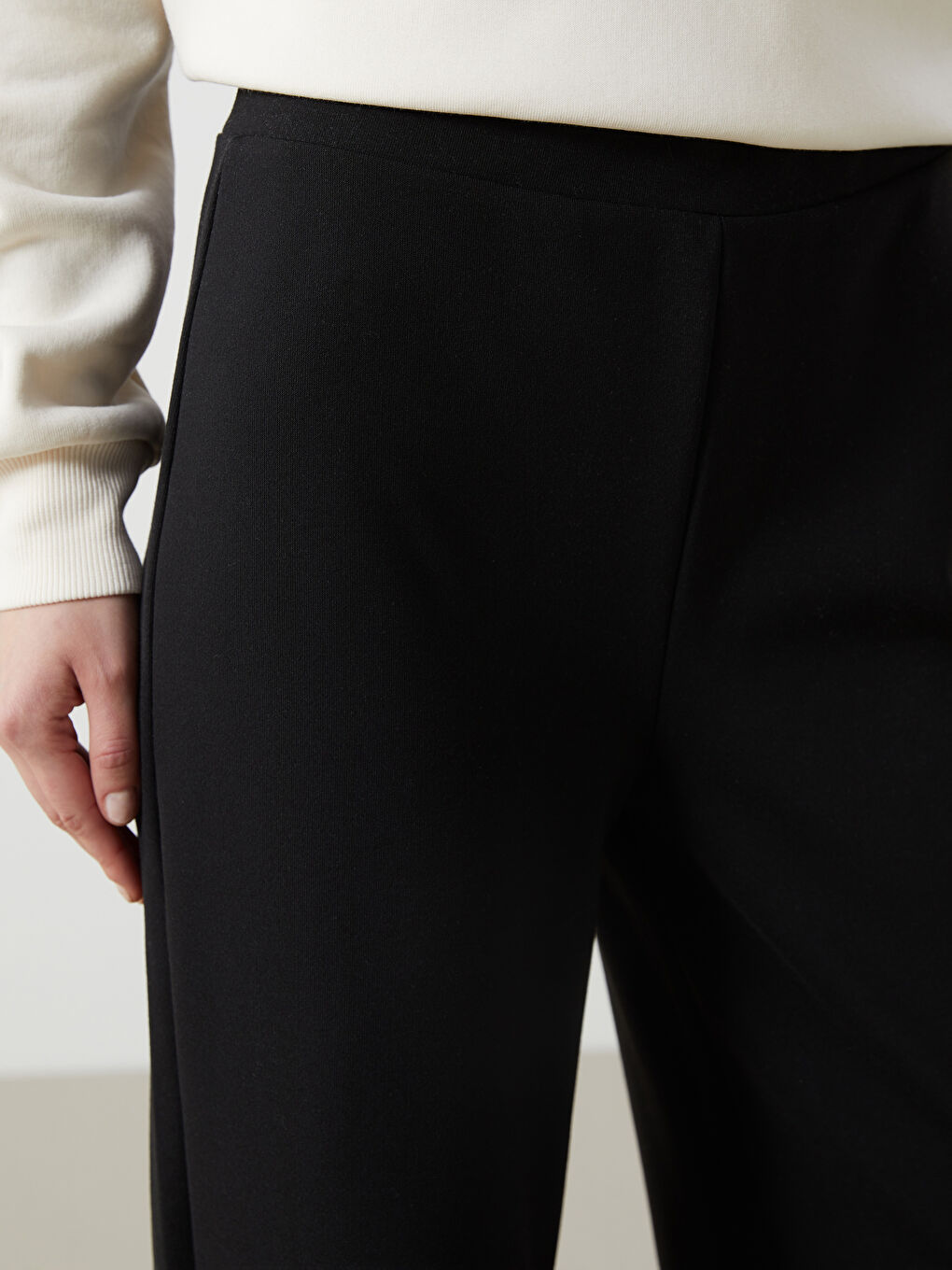 Siyah Beli Lastikli Kadın Pantolon-2