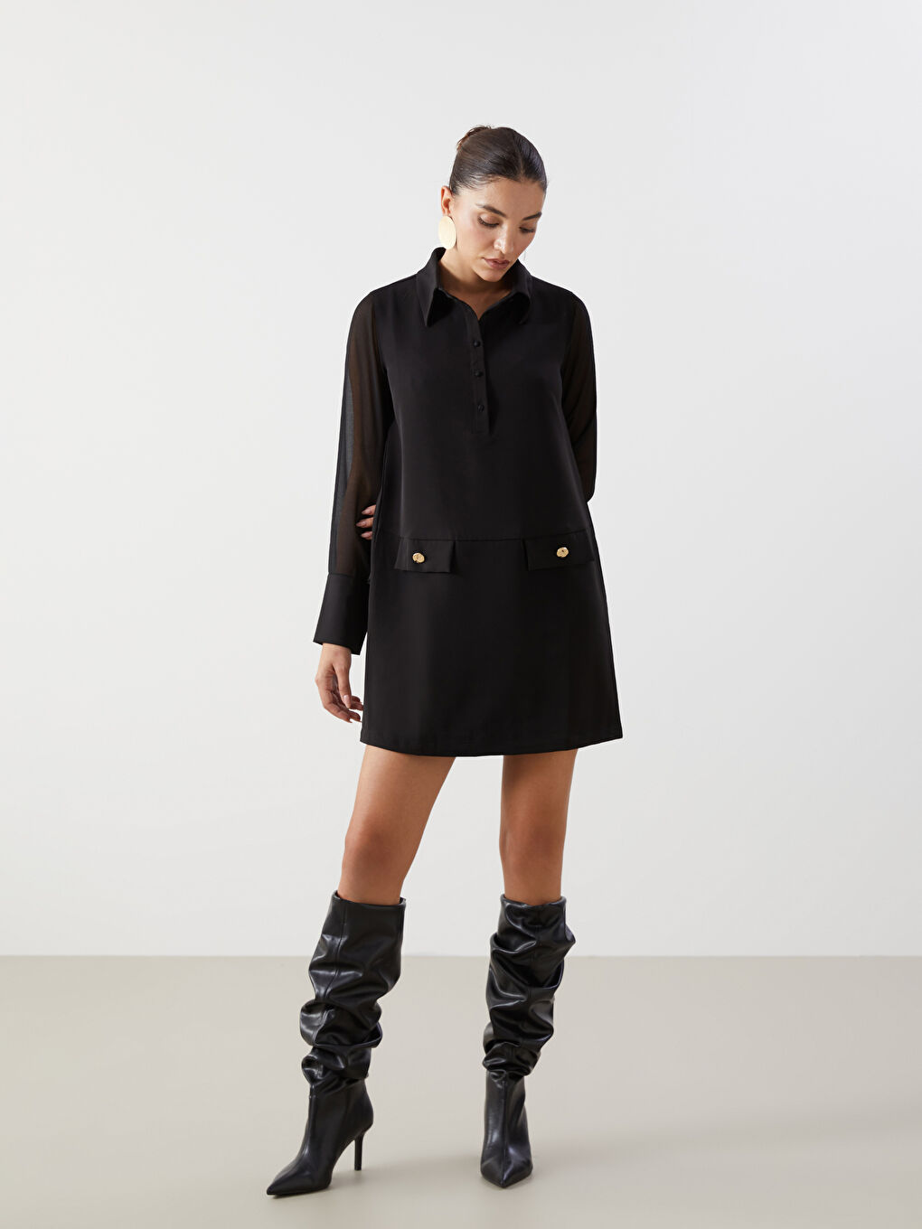 Сукня для жінок з відкладним коміром