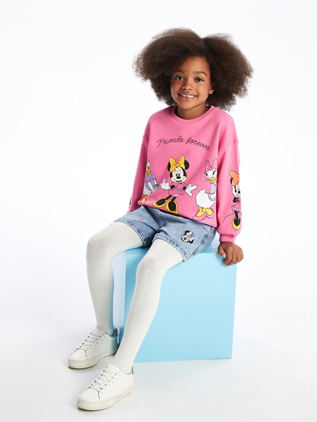 LCW Kids Karışık Beli Lastikli Minnie Mouse Nakışlı Kız Çocuk Jean Şort