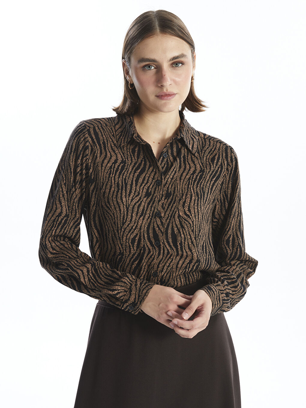 قميص منقوش للسيدات