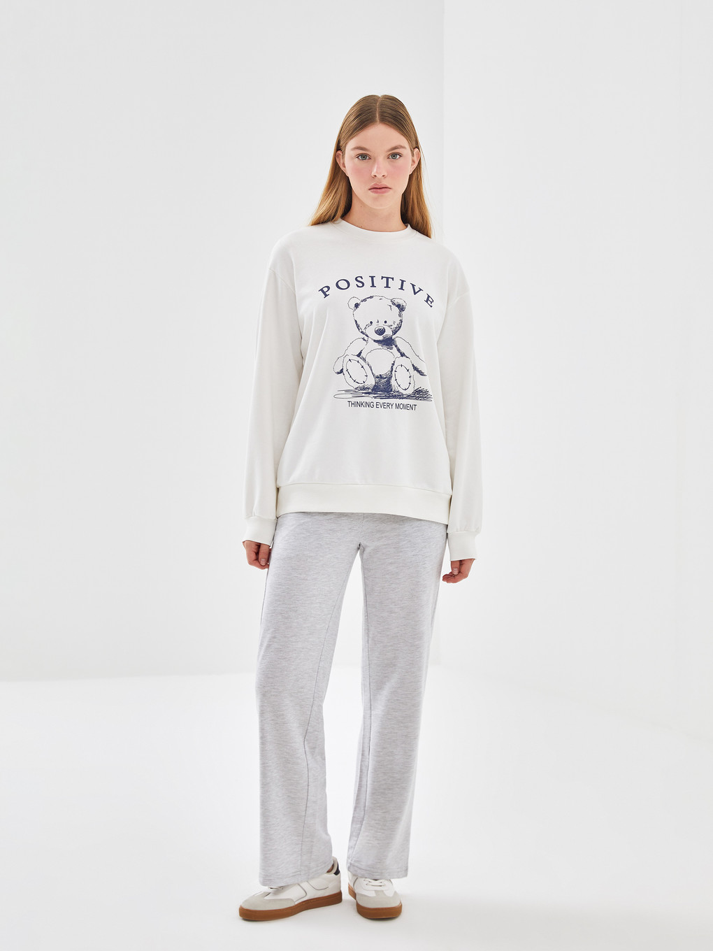 Crew Neck Printed Long Sleeve Women's Sweatshirt-1