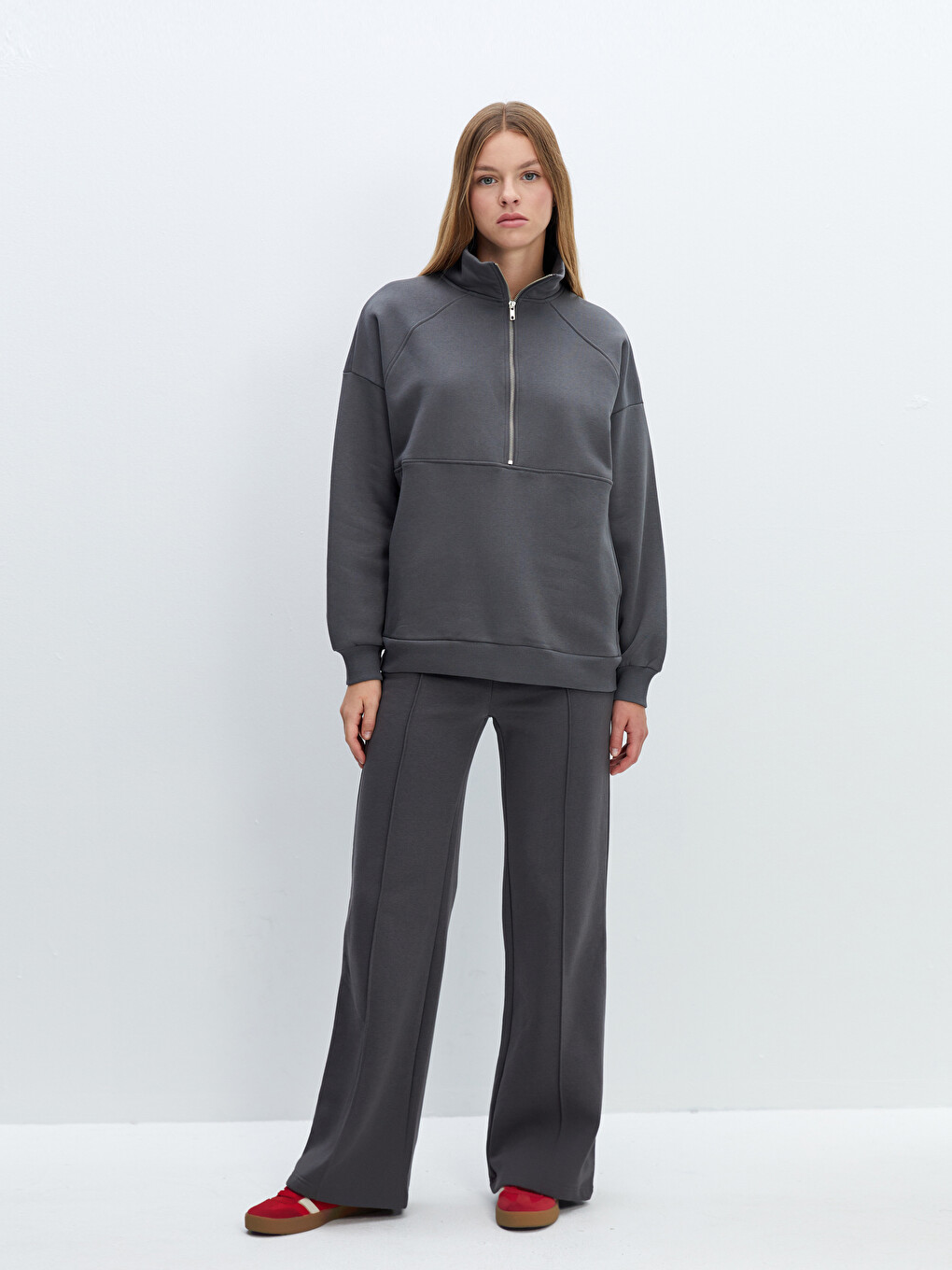 Women's Sweatpants With Elastic Waist