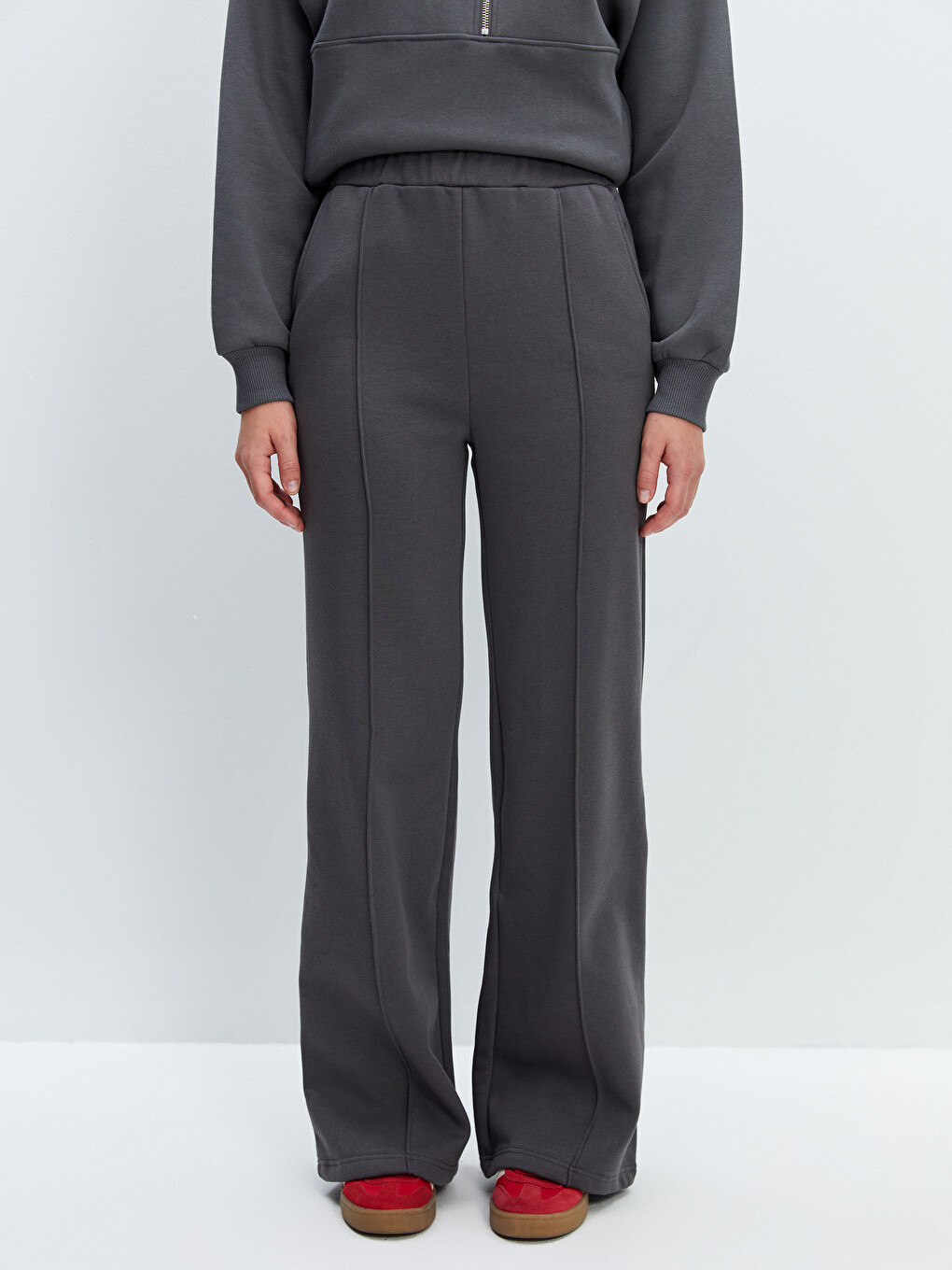 Women's Sweatpants With Elastic Waist-1
