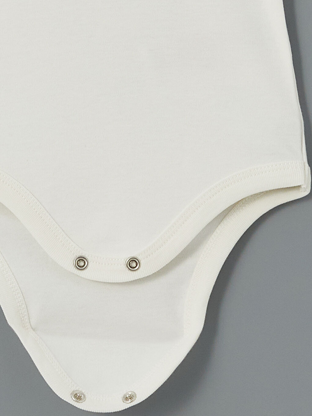 Ekru Bisiklet Yaka Erkek Bebek Çıtçıtlı Bodysuit-1