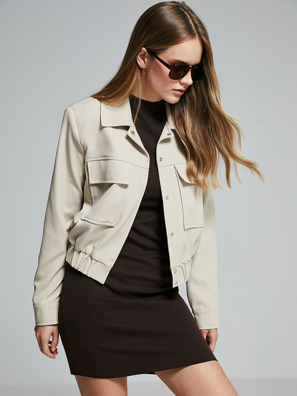 Bej Gömlek Yaka Düz Uzun Kollu Kadın Ceket