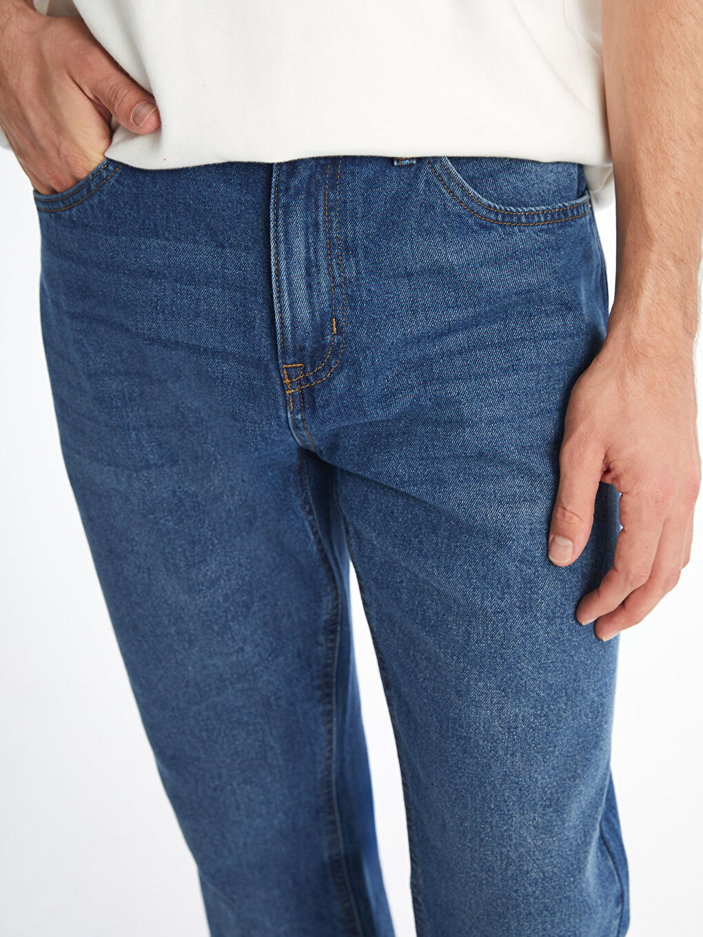 779 Джинсы Мужские Прямого Кроя-2