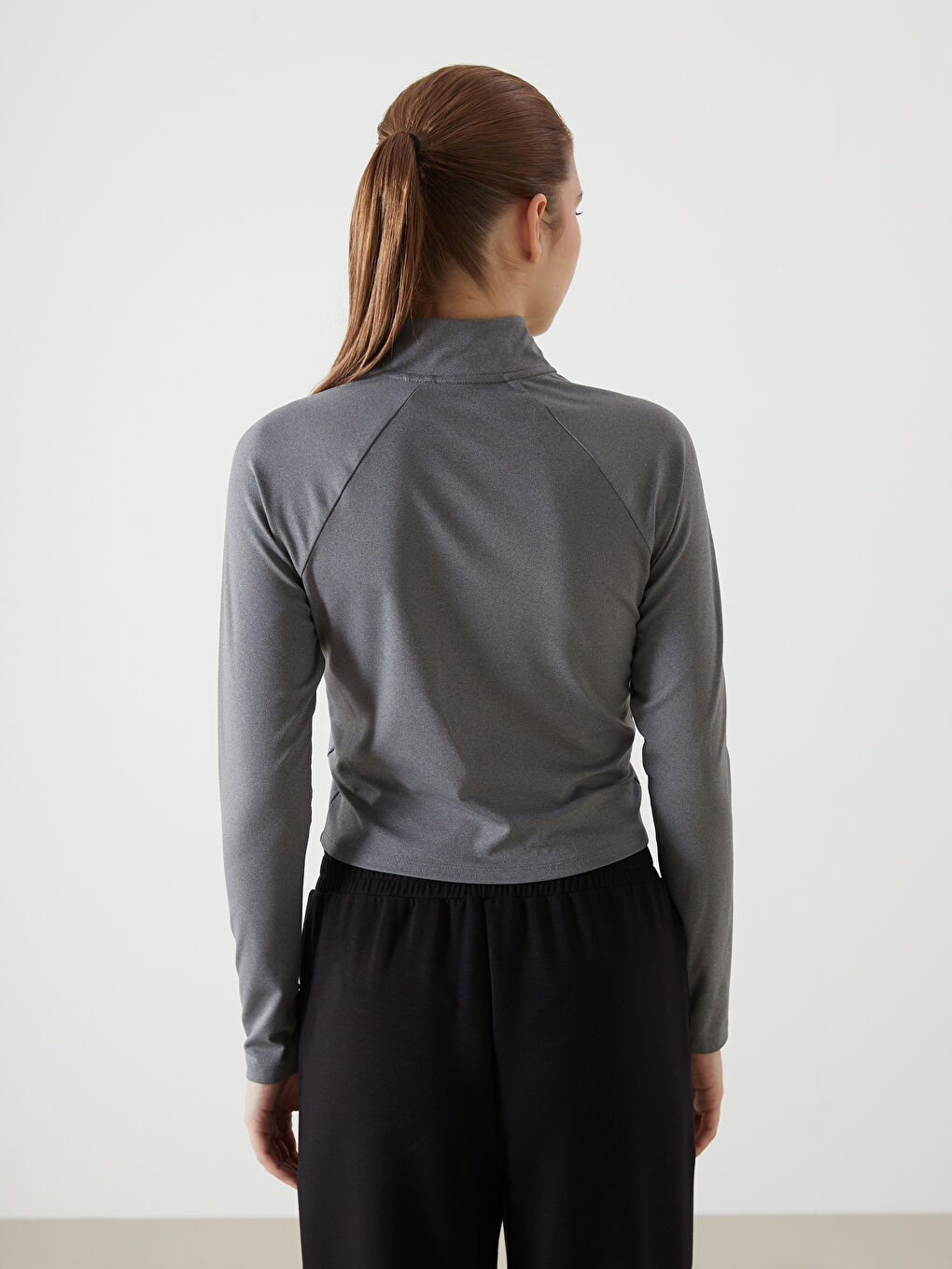 Antrasit Dik Yaka Kadın Spor Tişört-5