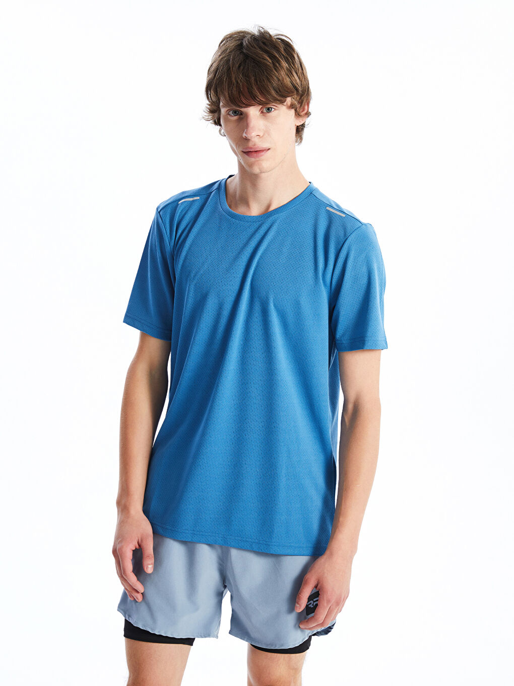 تيشيرت رياضي للرجال بأكمام قصيرة ورقبة دائرية