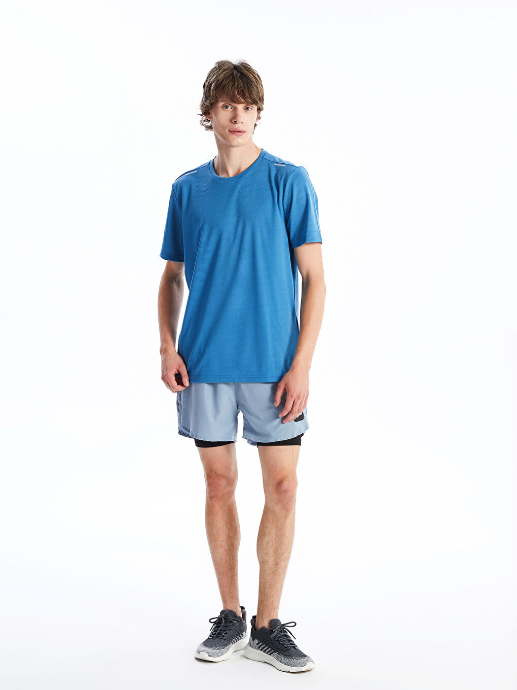 تيشيرت رياضي للرجال بأكمام قصيرة ورقبة دائرية-1