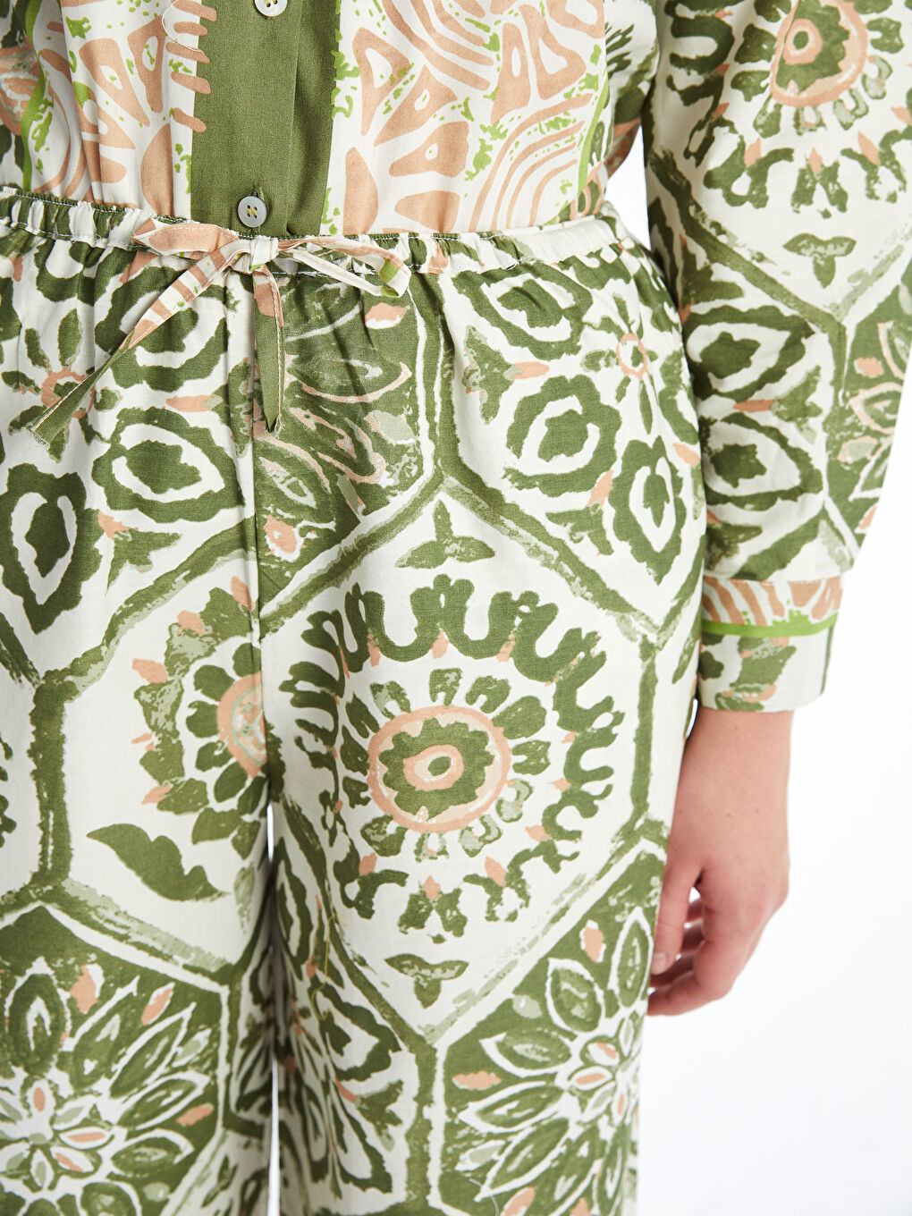 بنطلون نسائي بنقشة بخصر مرن-2