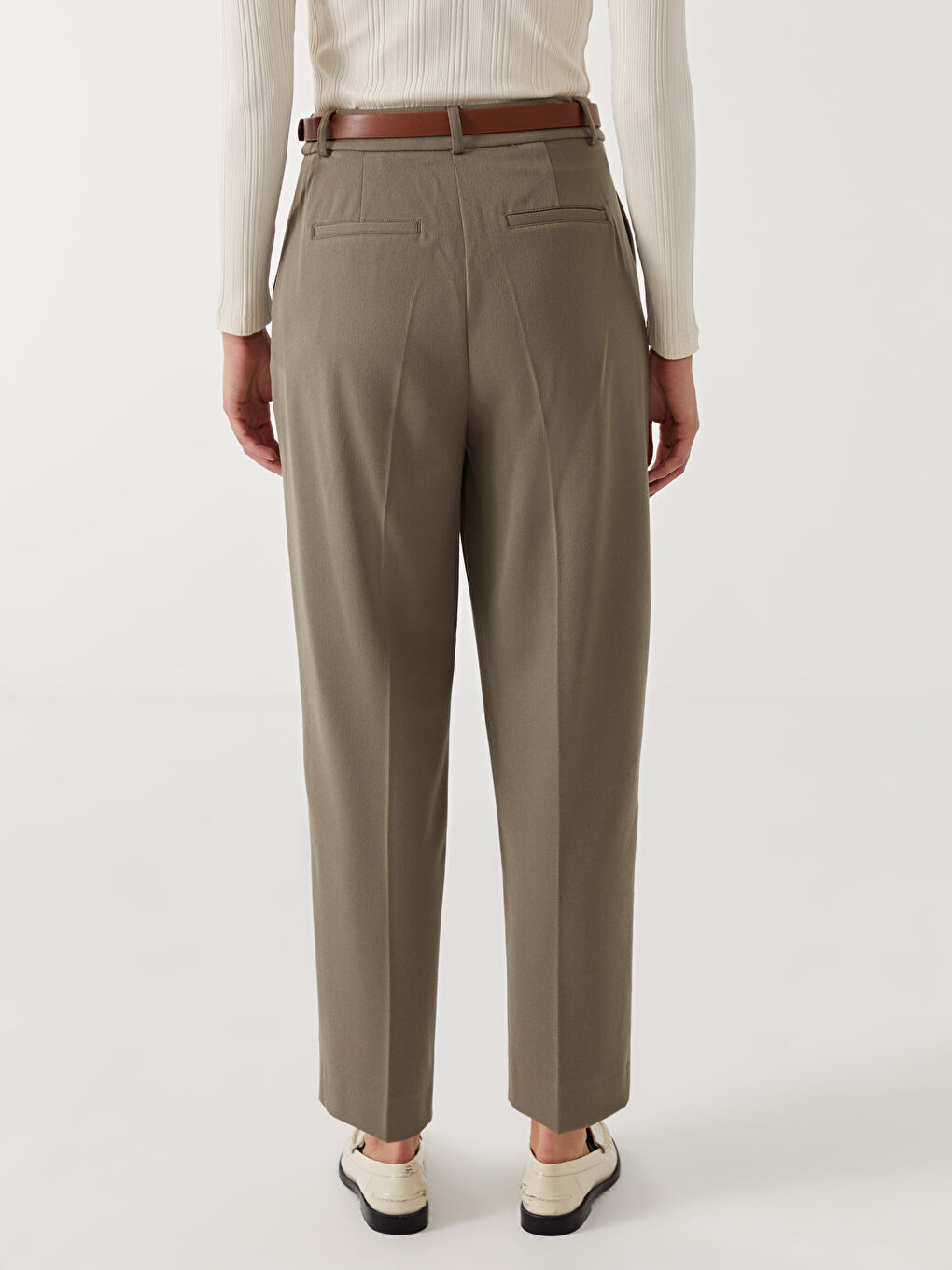Haki Beli Kemerli Havuç Kesim Kadın Pantolon-3
