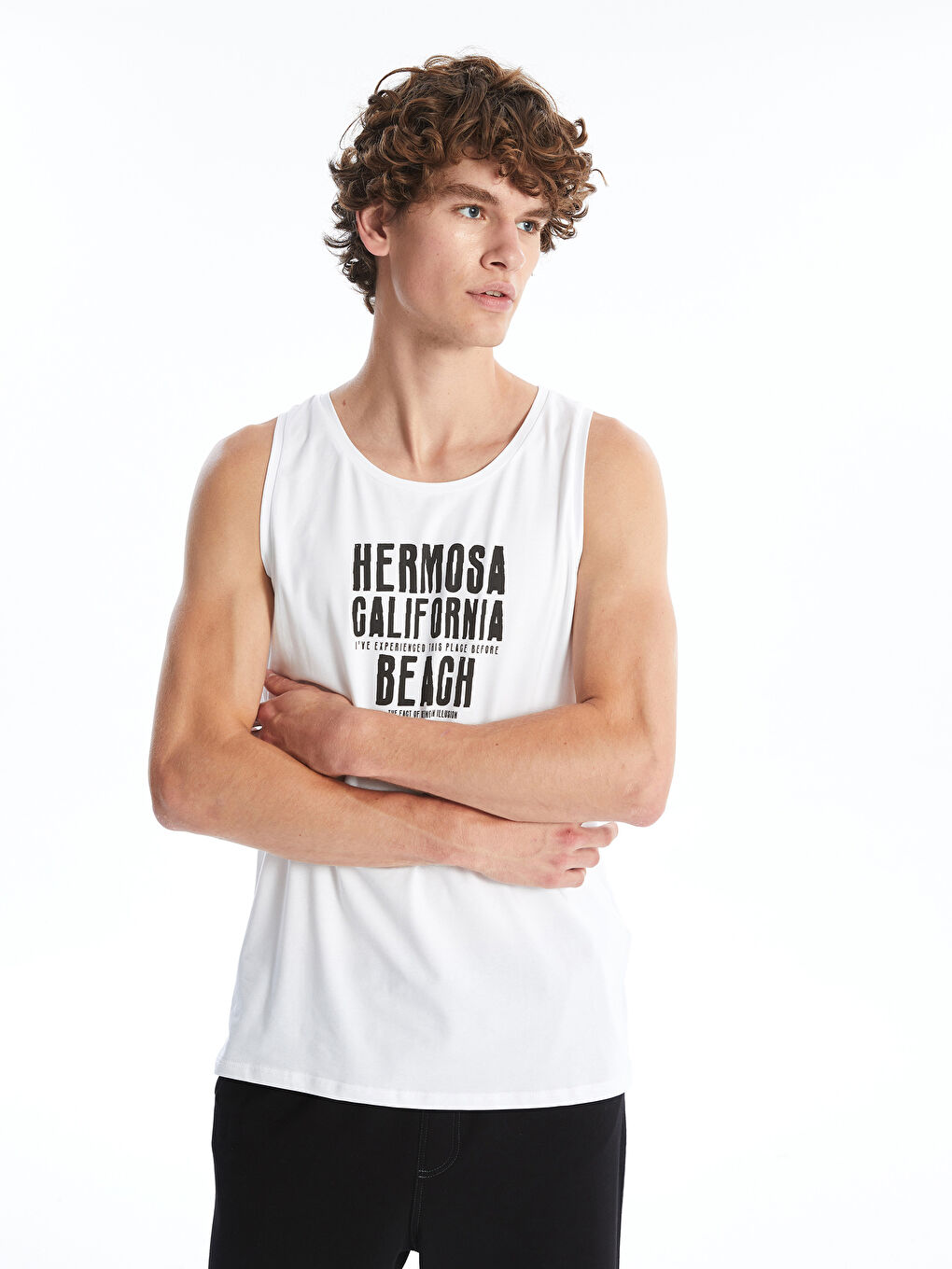 تيشيرت بدون أكمام مطبوع برقبة دائرية للرجال