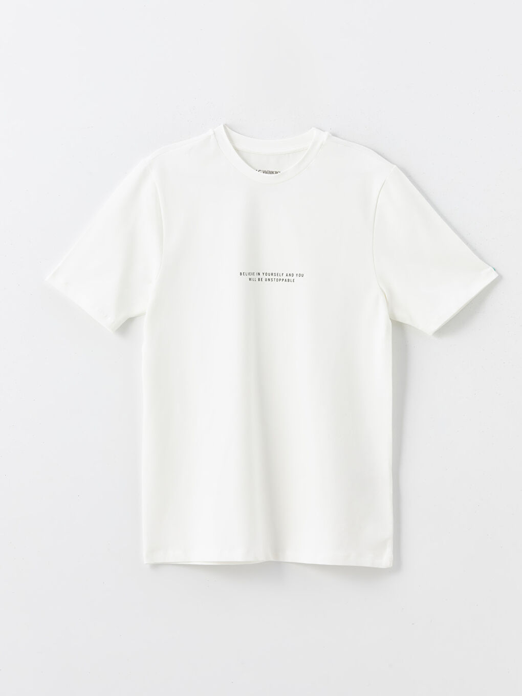 تيشيرت مطبوع برقبة دائرية وكم قصير للرجال-4