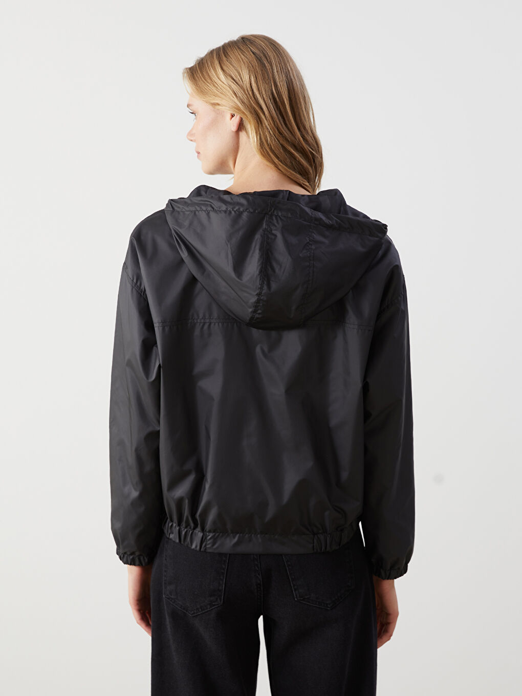 Siyah Kapüşonlu Oversize Kadın Yağmurluk-4