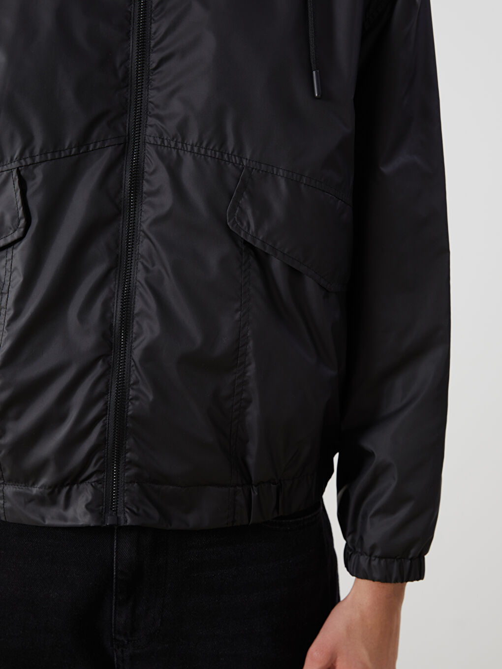 Siyah Kapüşonlu Oversize Kadın Yağmurluk-2