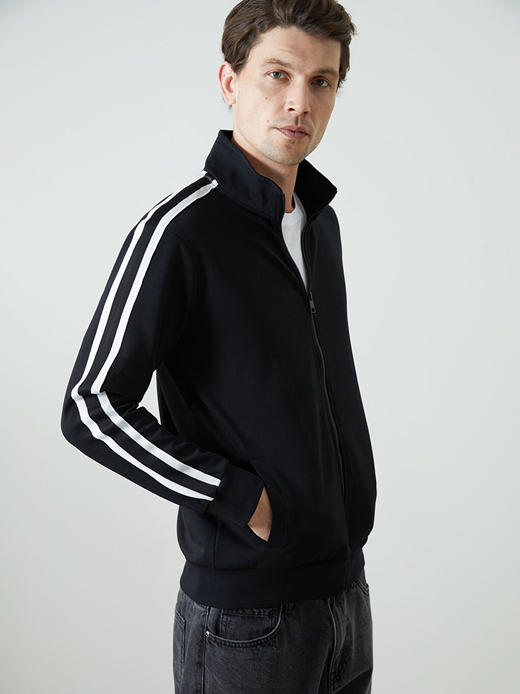 Siyah Dik Yaka Uzun Kollu Erkek Fermuarlı Sweatshirt