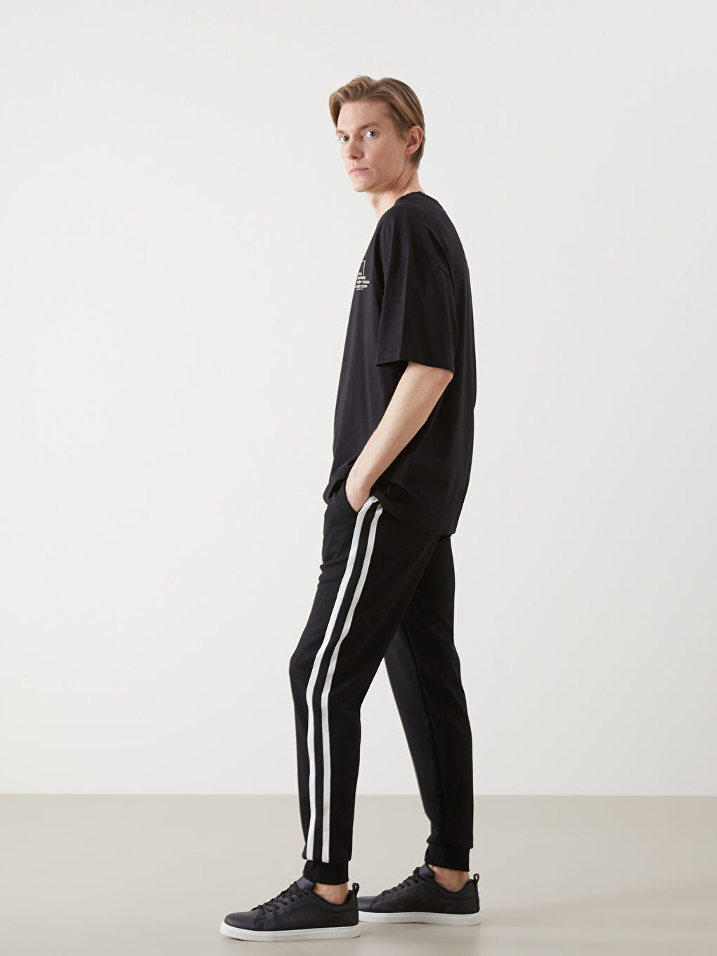 Siyah Standart Kalıp Erkek Eşofman Altı