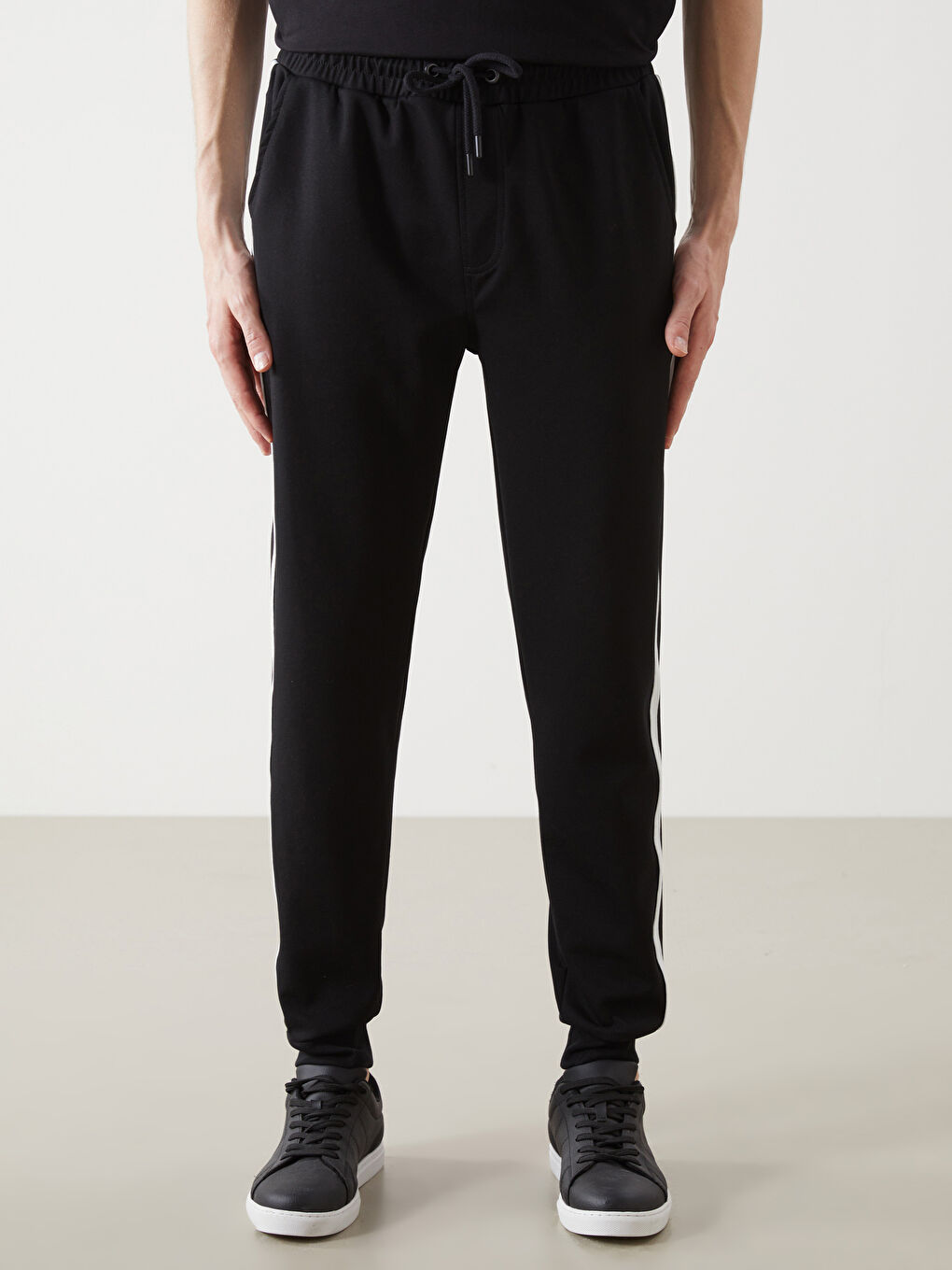 Siyah Standart Kalıp Erkek Eşofman Altı-1