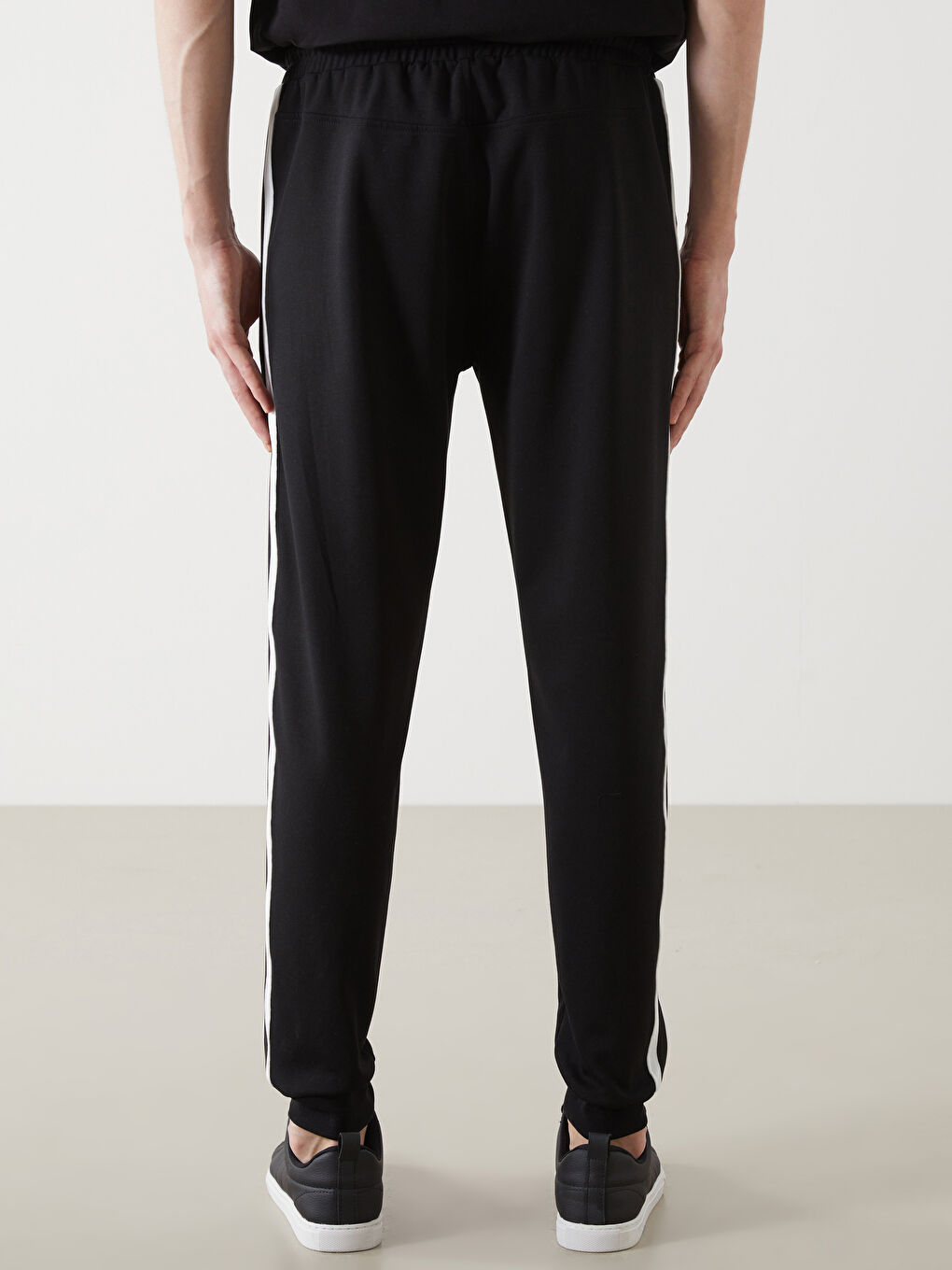 Siyah Standart Kalıp Erkek Eşofman Altı-3