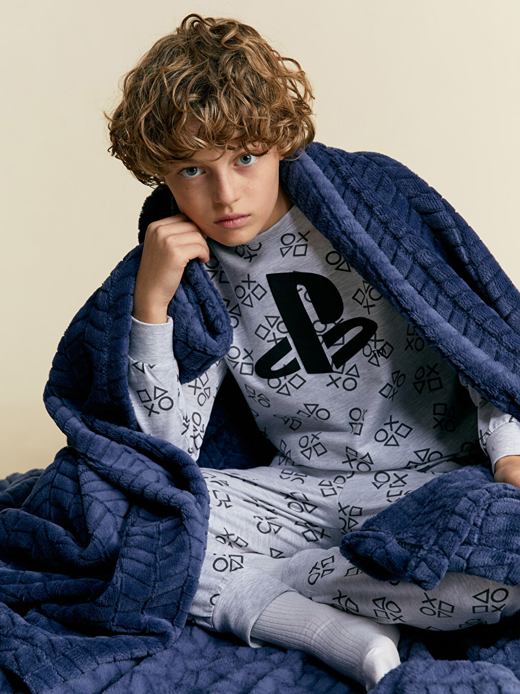 LCW Kids Gri Bisiklet Yaka PlayStation Baskılı Erkek Çocuk Pijama Takımı