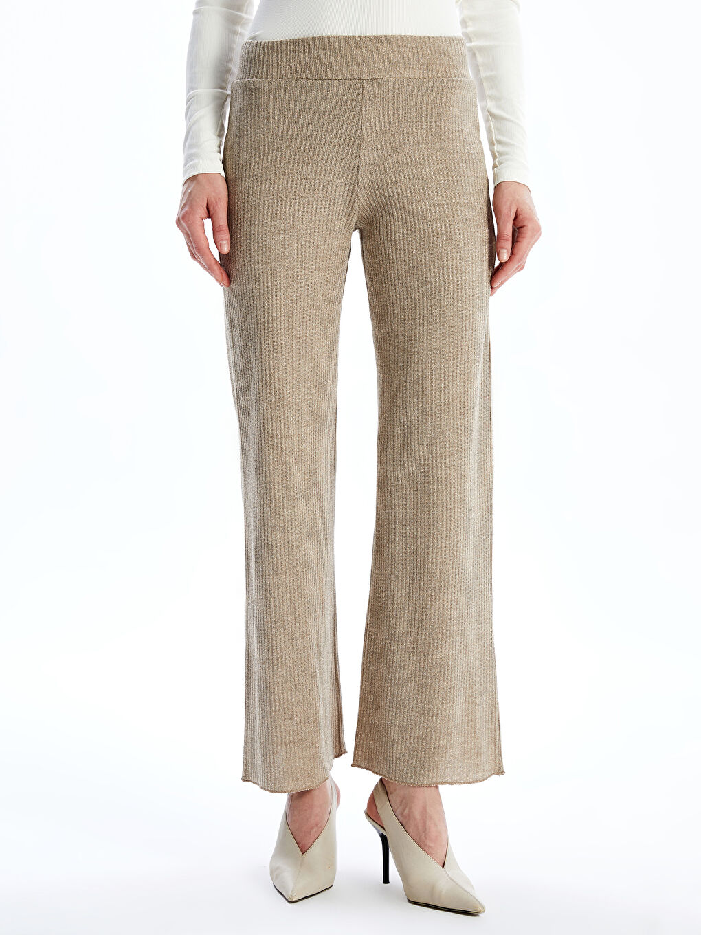 Bej Beli Lastikli Parlak Görünümlü Kadın Triko Pantolon-1
