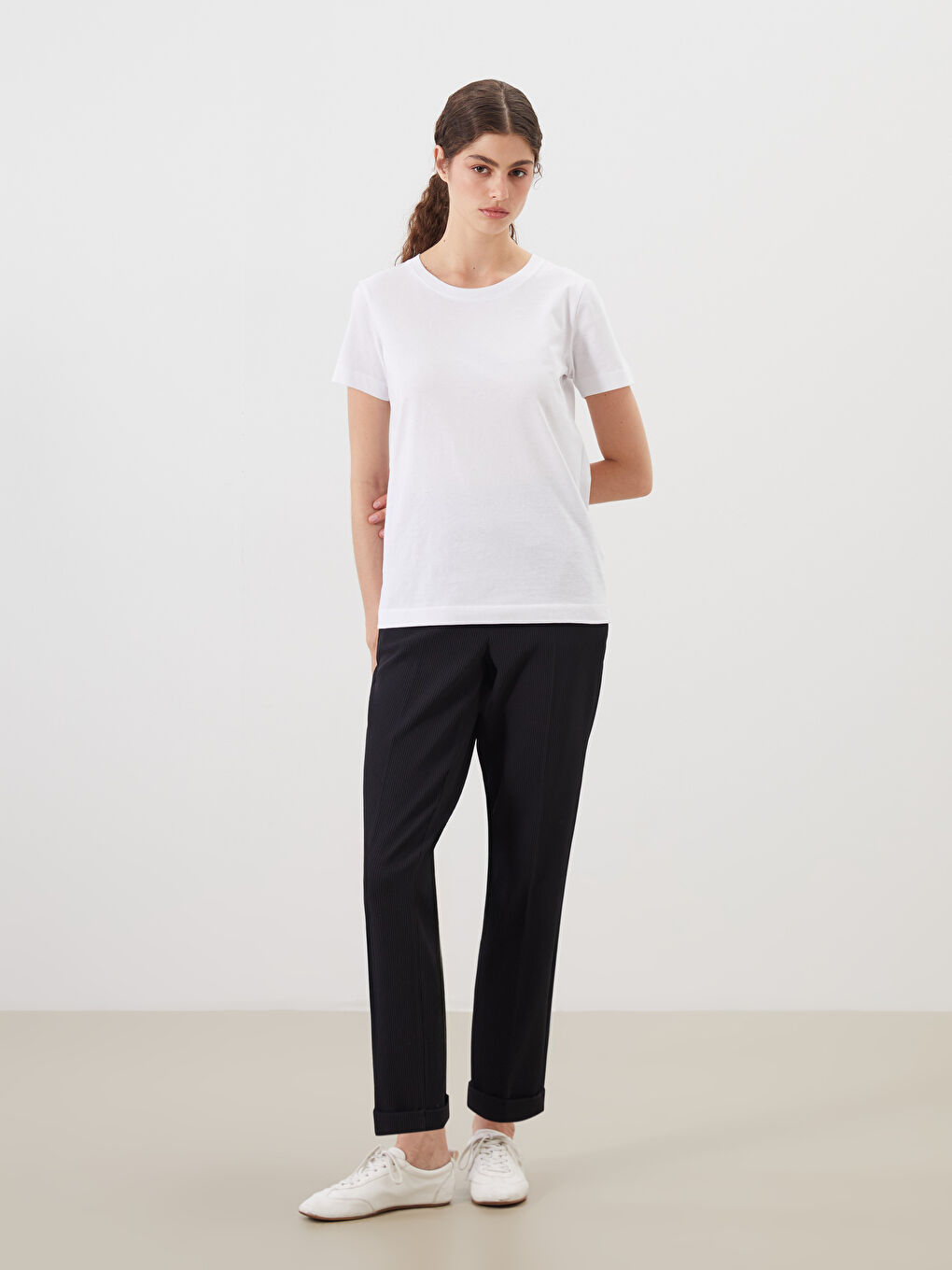 Siyah Beli Lastikli Dokulu Kadın Pantolon